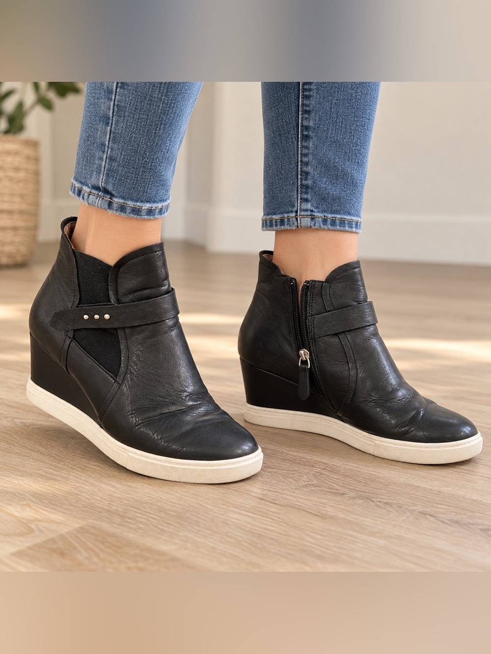 Linea Paolo Freshton Black Leather Wedge Sneaker Booties 7.5